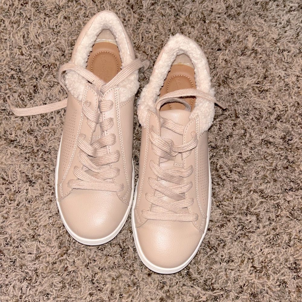Womens sneakers